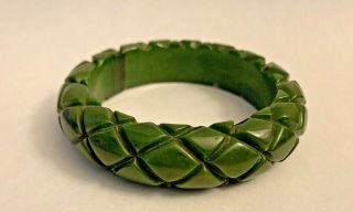 Vintage Bakelite Carved Spinach Green Bangle Bracelet