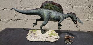 Sideshow Collectibles Dinosauria Spinosaurus Maquette Exclusive
