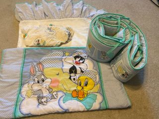 Vtg Baby Looney Tunes Crib Set 4 Piece Bumper Pad,  Comforter,  Sheet,  Bed Skirt