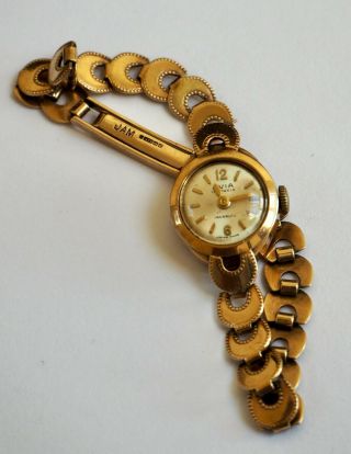 Vintage Avia Gold 17 Jewels Incabloc Swiss Made Ladies Watch