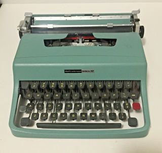 Vintage 1960’s Olivetti Underwood Lettera 32 Typewriter In Case Barcelona Spain