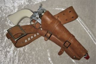 Vintage Colt 45 Cap Gun W/ Holster & 5 Bullets From The 1950 