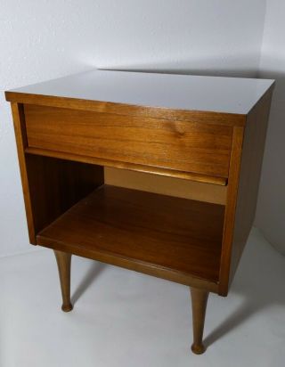 Vintage Mid Century Modern Nightstand - End Table Dovetailed Drawer Tapered Legs 3