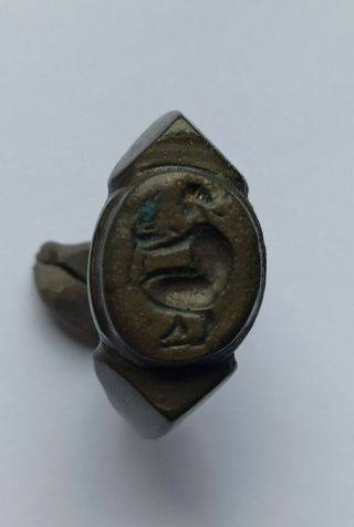 Rare Unusual Ancient Roman Bronze Seal Ring Depicting A King 200 - 300 Ad