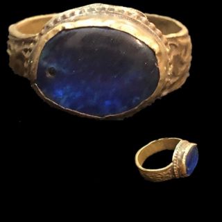Stunning Top Quality Post Medieval Ring With Blue Stone (6)