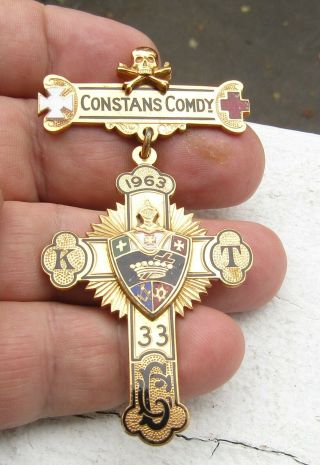 Vintage 1963 Knights Templar Past Commander Enamel Medal Gold Filled