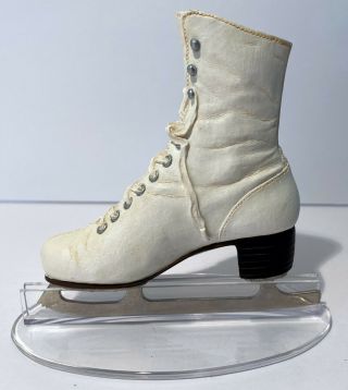 Just The Right Shoe Figure 8 Collectible Miniature Ice Skate 25144