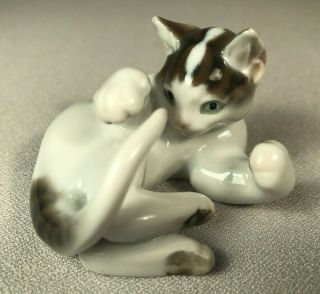 Vintage Rosenthal Germany Porcelain Figurine Of A Cat Playing With Her Tail