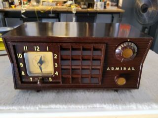 Vintage 1953 Admiral Tube Am Radio,  Model 5s3 - == Restored== -