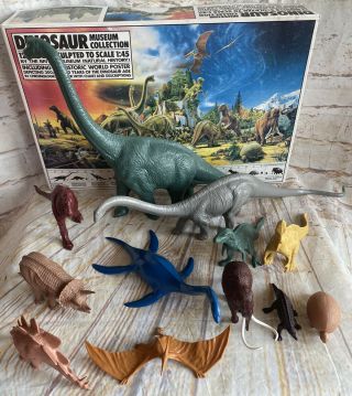 Vintage 80’s 12 Dinosaur British Museum Natural History Invicta Plastics 1:45