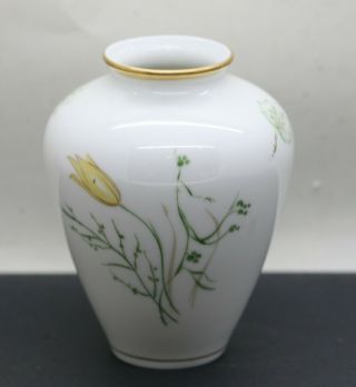 Vintage German Royal Krister Fine Porcelian Vase Stamped On The Base