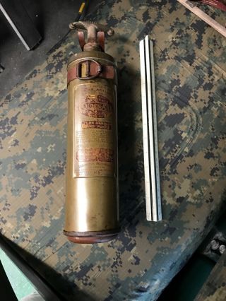 General Quick Aid Fire Extinguisher W/ Bracket Early Chris - Craft Boat
