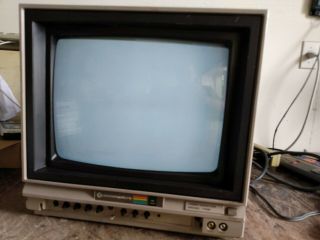 Vintage Commodore Model 1702 Monitor Manufacured 1984