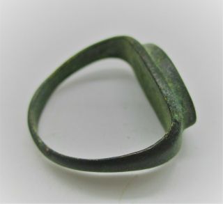 DETECTOR FINDS ANCIENT ROMAN BRONZE RING WITH ' LEG V MAC ' ON BEZEL 3