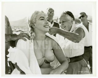 Marilyn Monroe Misfits 1960 Make - Up Dept On Set Vintage Photograph