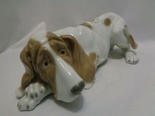 Museo First Edition Porcelain Large Bloodhound Hound Dog