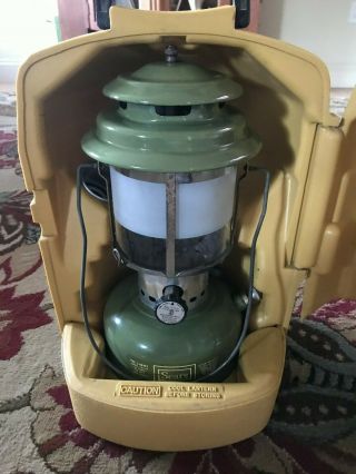 Vtg Sears Model 72325 Avocado Double Mantle Lantern No.  72227 W/ Coleman Case