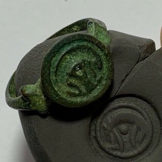 Stunning Ancient Roman Bronze Seal Ring Circa 100 Bc - Ad (inner 20mm)