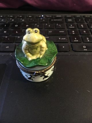 Vintage Ceramic Mini Trinket Box: Frog On Lily Pad,  Mini Lily Pad Inside 2 - 1/4 "