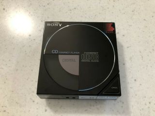 SONY D - 5A CD Compact Disc Player with AC - D50 Adapter,  Vintage,  SEE VIDEO 3