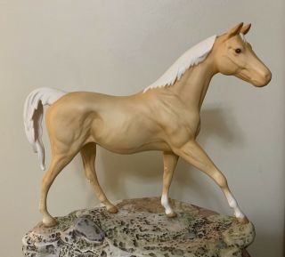 Vintage Beswick Horse Figurine Statue Matt On Stand