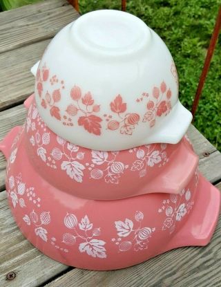 Vintage Pyrex Pink Gooseberry Cinderella Mixing Nesting Bowls 444,  442 441 Euc