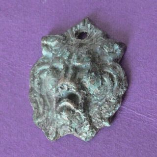 R118 Roman Bronze Lion Head - Amulet 3 - 4ad 20mm 3.  6g