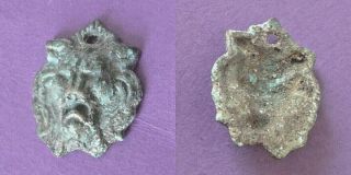 R118 Roman bronze lion head - amulet 3 - 4AD 20mm 3.  6g 2