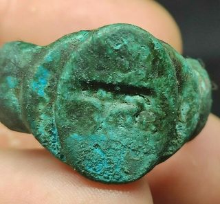 Gorgeous Ancient Roman Massive Bronze Seal Ring With She - Wolf On Bezzel - 200ad