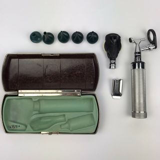 Vintage Welch Allyn 13 Piece Otoscope / Ophthalmoscope With Bakelite Case