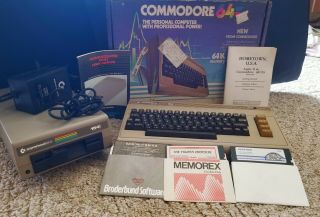 Vintage Commodore 64 Computer W 1541 Floppy Disk Drive,  Manuals,  Cords & 3 Games