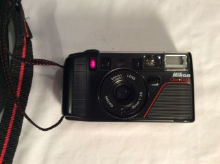 Vintage Nikon One Touch F2.  8 35mm Point & Shoot Macro Film Camera & Case -