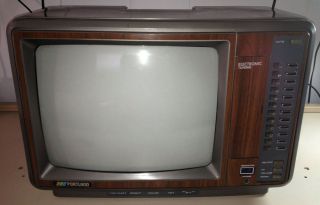 Portland 13 " Wood Grain Tv Tck - 405pr Retro Gaming Television Vintage