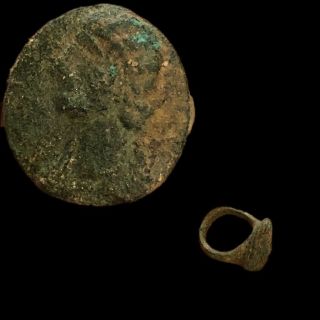 Ancient Roman Bronze Bust Finger Ring - 200 - 400 Ad (2)