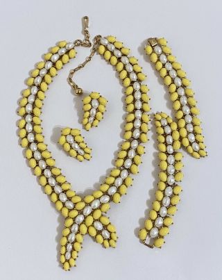 3 Vintage Gorgeous Deco Pearl Glass Trifari Necklace Bracelet Earrings Set