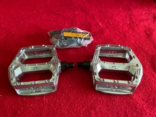 Nos Vintage Gt Bicycles Vp - 821 1/2 " Pedals Bmx Freestyle Racing