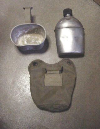 Vintage Ww2 Era Us Military Canteen Dated 1944 With Cup And Case