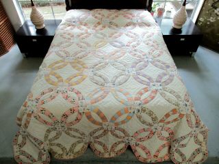Outstanding Vintage Hand Pieced & Quilted Feed Sack Wedding Ring Quilt; Queen
