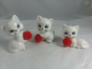 White Porcelain Kitten /cat Figurine Set Of 3 With Red Balls