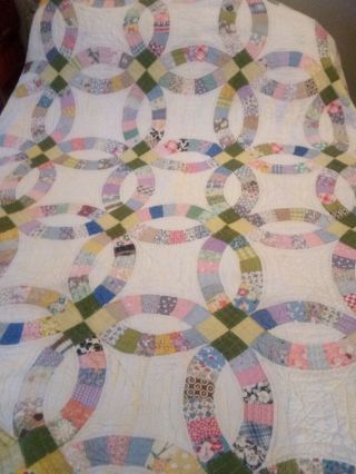 VINTAGE HAND - MADE COTTON QUILT SCALLOPED EDGES DOUBLE WEDDING RING QUEEN SIZE 2