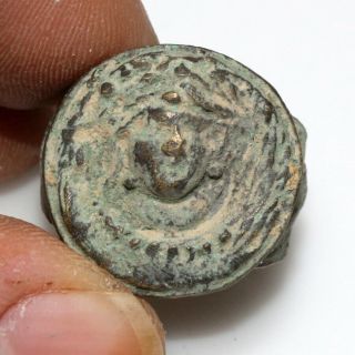 Intact - Ancient Or Medieval Near East Bronze Ring With A Male Bust Depiction