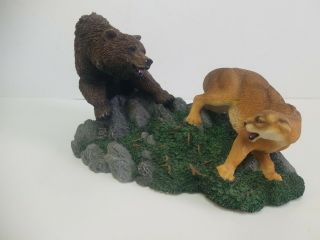 Vintage Living Stone Brown Grizzly Bear Vs Cougar Statue