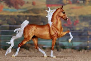 Breyer 70th Anniversary American Saddlebred Stallion In Palomino