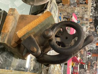1900 ' s Vintage Locksmith Key Cutter Tool yale & towne USA Auto Padlock Antique 3