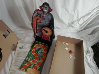 Vintage Complete I Vant to Bite Your Finger Dracula Board Game Hasbro 2