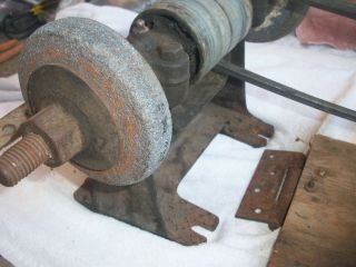 Vintage GE 1/4 HP Motor No 27468 With Double Sided Grinding Wheel 3