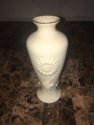 Lenox Ivory Embossed Floral Sunflower Vase With Gold Trim