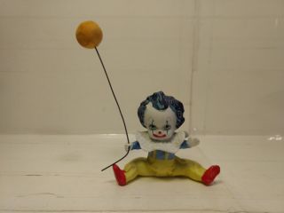 Vintage 3.  5 " Classic Baby Clown Holding Balloon Figurine Hd638
