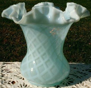 Vintage Fenton Glossy Blue Opalescent Diamond Optic Ruffled 6 " Hx6.  25 " W Vase 50 