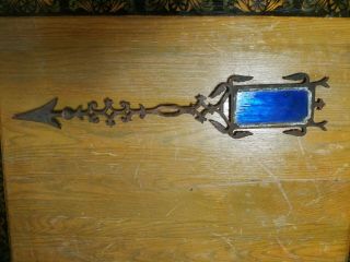 Antique Cast Iron 22.  5 In.  Directional Arrow Lightning Rod W/blue Glass